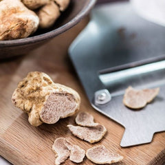 Example: Fresh Winter Truffles Tuber Magnatum